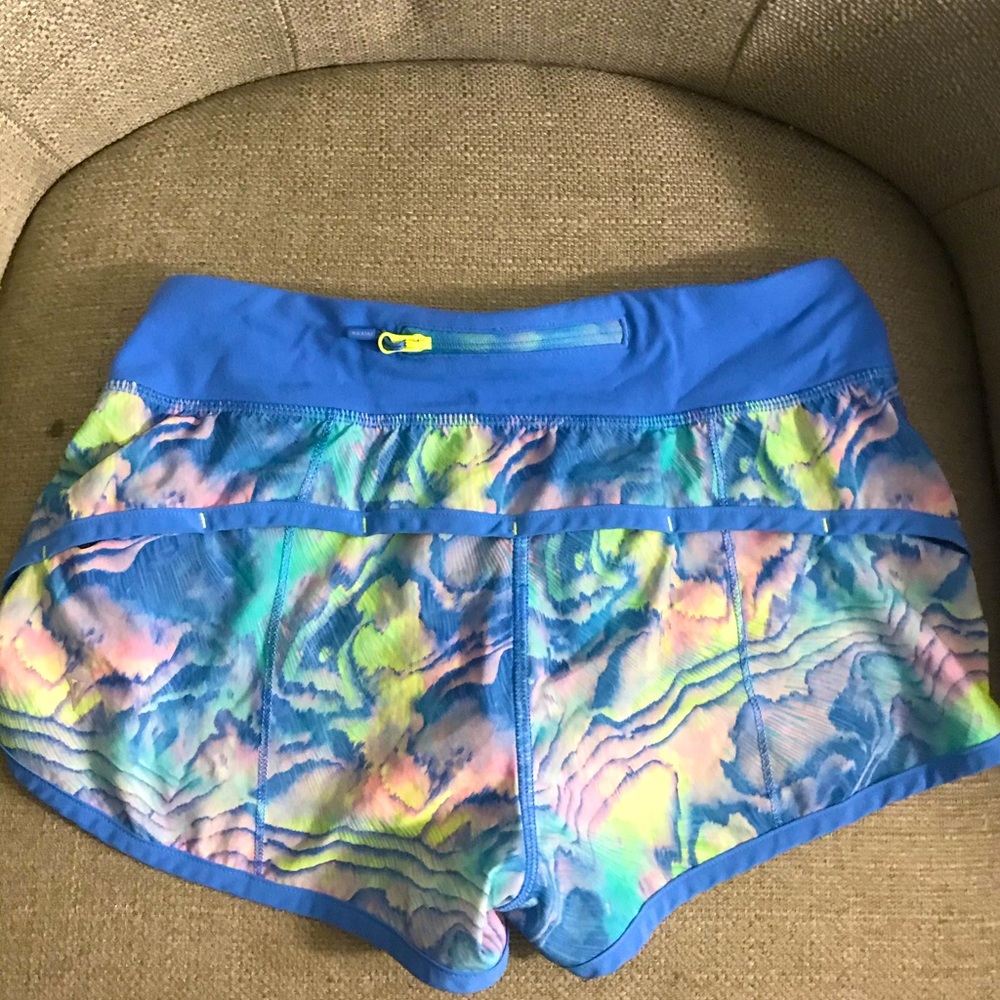 Sports shorts✨